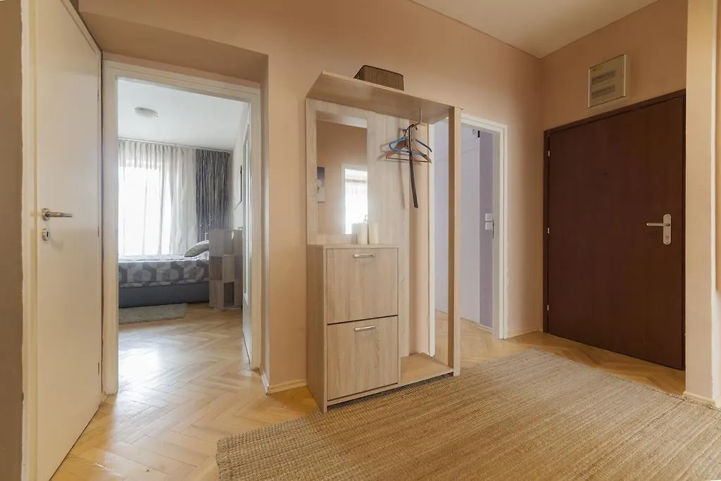 Apartment Zahrebska Prague